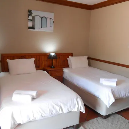 Oakwood Lodge Bloemfontein Exterior photo A room at the Protea Hotel, Windhoek