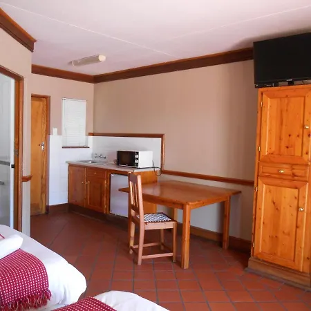 Oakwood Lodge Bloemfontein Exterior photo A typical room at the hotel